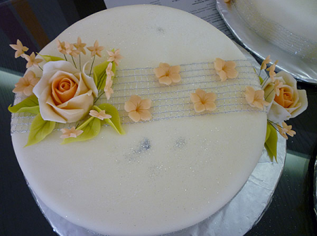 Сватбена торта Нежни рози