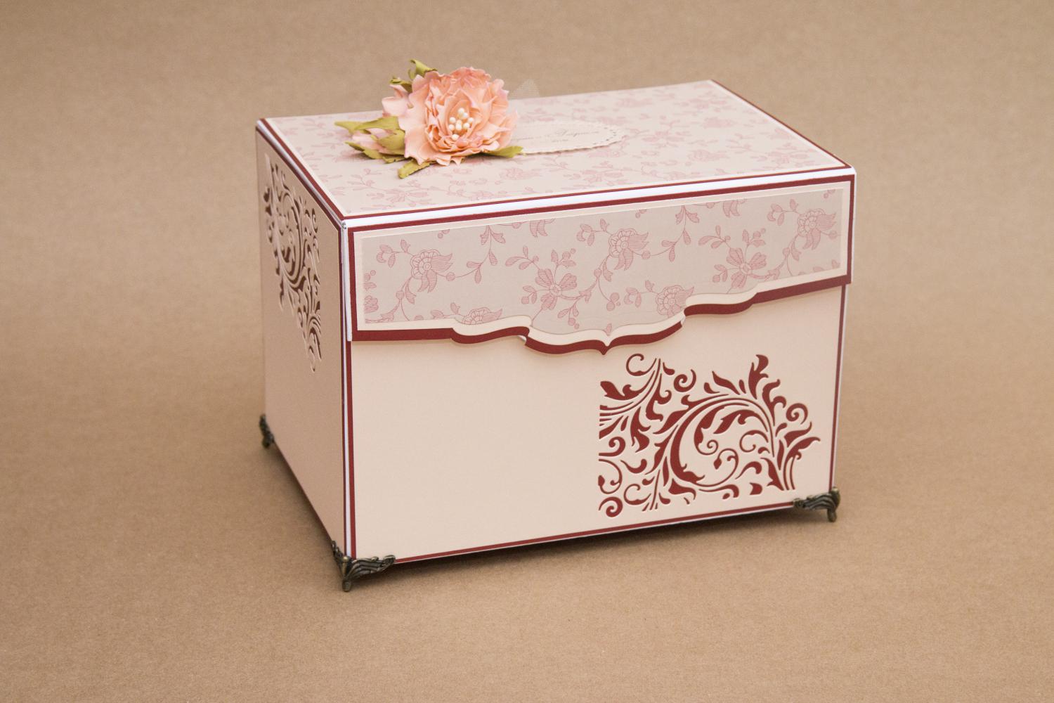 Луксозна сватбена кутия 