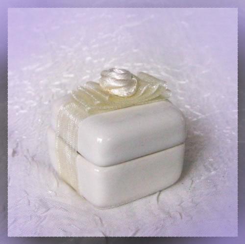Сватбена бонбониера -  куб мини - сватбени подаръци