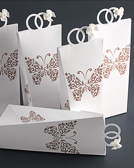 Кутийка за сватбено подаръче Пеперуди