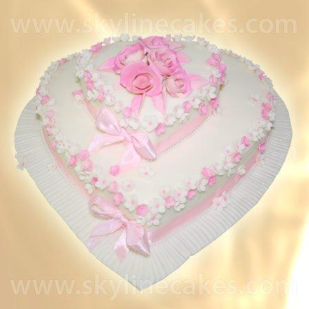 Сватбена торта -сърце-розова целувка