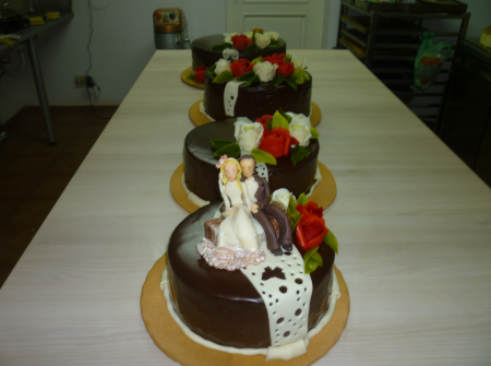 Сватбена торта Младоженци