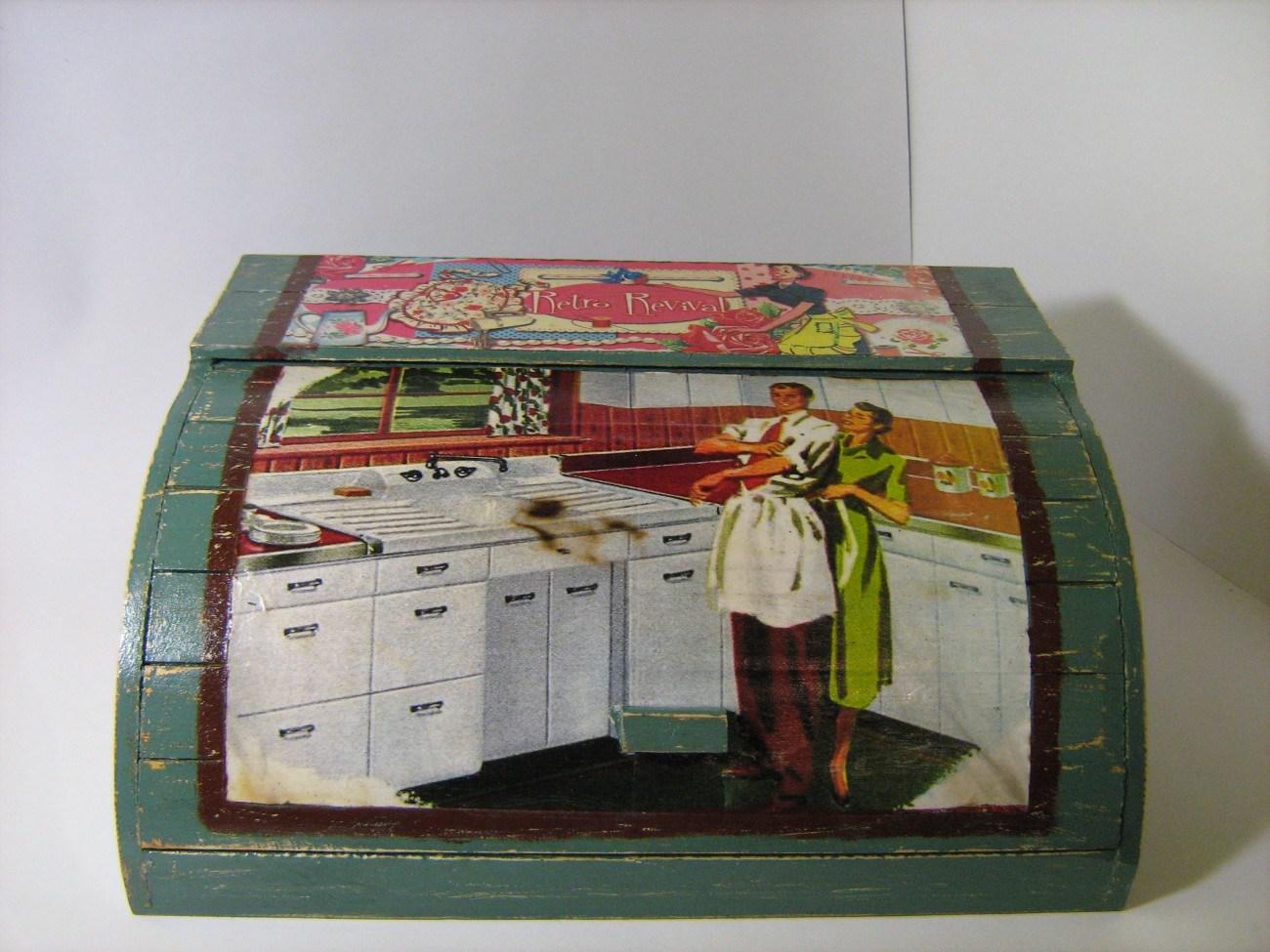 Кутия за хляб декорирана в стил Ретро поп арт.