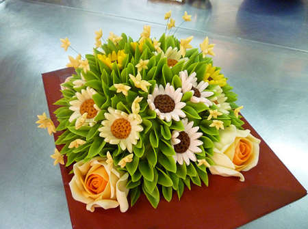 Торта букет с цветя четири